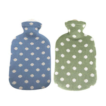 Wärmflasche 2 l mit Strickbezug und Punkten, blau/maigrün